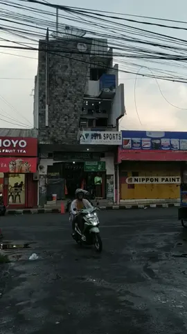 pertunjukan di lampu merah kora Sukabumi  #jalanjalan  #sukabumi  #sukabumiupdate  #sukabumihits  #sukabumihitstiktok  #sunset  #fypage  #fypシ゚  #fyp  #fyppppppppppppppppppppppp  #trend #gslausejenak🥀 