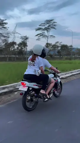 Asyiknya menikmati pacaran 🥰 #ninjass #twostroke #2tak #fyp 