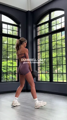 Dumbbell only glutes & hamstrings  great for a hotel workout or beginners!!!! 🤍 RDL 4x10  Sumo squat 4x10  Single leg hip thrust 3x12  Hip thrust 3x failure  Step up 3x12  Walking lunges 1x40  Wearing @DFYNE code ‘JULIA’  #Fitness #fitnessmotivation #gym #gymmotivation #workout #dumbbellworkouts #dumbbellonlyworkout #dumbbellglutes #hotelworkout