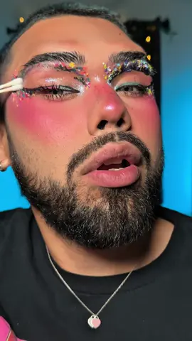 WANNA SWITCH UP UR LOOK FAST & EASY?!? I GOT U COVERED😈👀 - @ONE SIZE BEAUTY Go off makeup & wig adhesive remover mist #gooff #onesizegooff #onesizebeauty #makeupremover #makeuptips #makeuphacks #onesize #tiktokshopcreatorpicks 