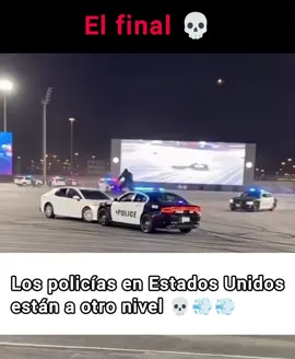 La policía de Estados Unidos en proceso de captura a este vehículo así sea una practica!! Están a otro nivel jajaaj mientras la policía de mi país está haciendo bailes en TikTok #flyppppppppppppppppppppppppppppppp #fly #flypシ #flyyyyyyyyyyyyy #foryoupage #police wow