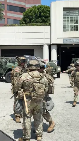 US veteran letting marines have it during LA protests!  #fyp #viralvideo #wildn #protests #ice #marines #veteran 