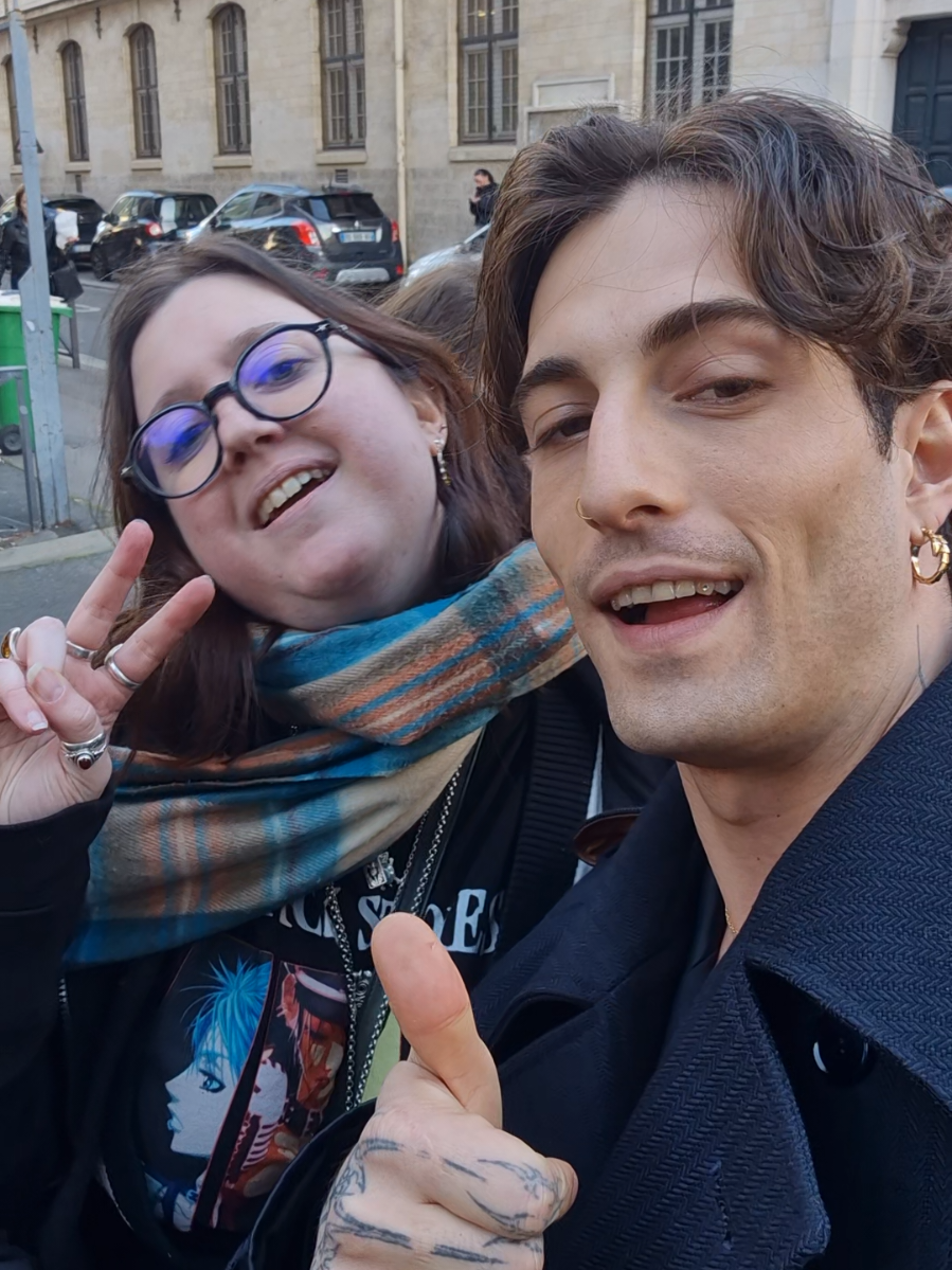 I'm a bit sick of myself right now so... I can’t wait to see you on stage 🤍 You're the medicine.  (this song is so perfect) #DamianoDavid #Damiano #Rencontre #Artiste #FLF #FunnyLittleFear #SickOfMyself