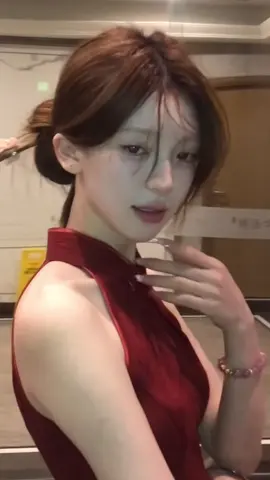 치파오 중녀가 좋다 🤧✨ #fyp #trending #viral #douyin #xiaohongshu #chinesegirl #chinese #douyin抖音 #qipao #qipaodress #prettygirls #beauty #girl 