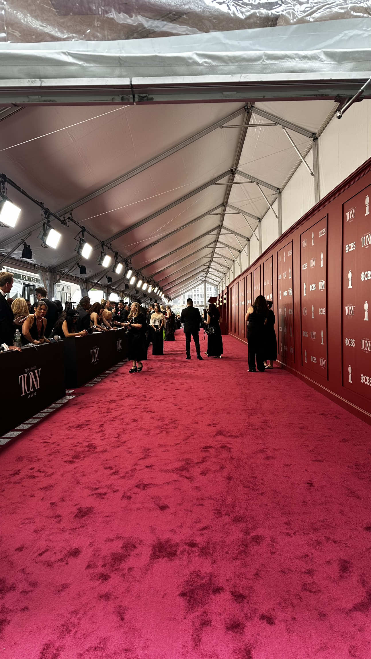 🥹🥹🥹can’t believe I’m here do not wake me up @The Tony Awards  #thetonyawards @TIRTIR Inc. 