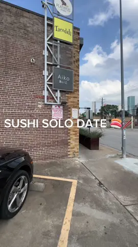Sushi & me go together real bad 🍣🥢 #solosushidate #sushilover 