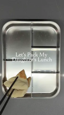 Let’s pack my daughters lunch 🍱🍴 …………….. #lunch #lunchbox #bentobox #boxlunch #Foodie 