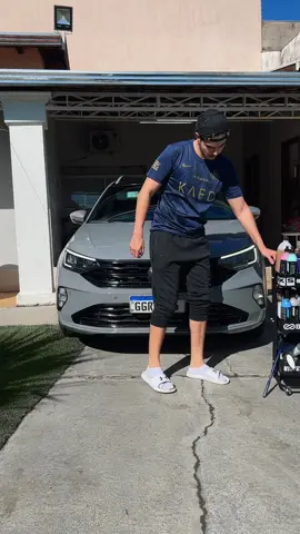 V80 ou Makker 2.0 da vonixx ?  Ambos sao selantes de pintura que vao promover um alto brilho e proteção.  . . #vonixx #car #esteticaautomotiva #pinturaautomotiva 