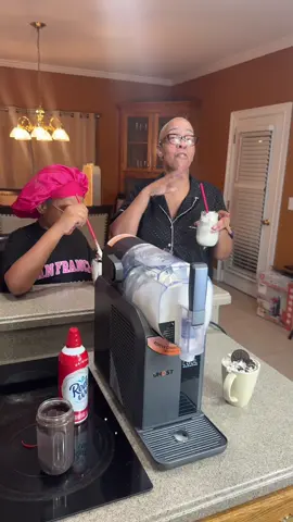 Make slushies of all flavors every day with this slushie machine! @UHOST #uhost #slushi #slushiemachine #icemakermachine #FYP, #Viral #TikTokMadeMeBuyIt #party #homedrink #giftideas #holidaygifts #holidaygiftideas