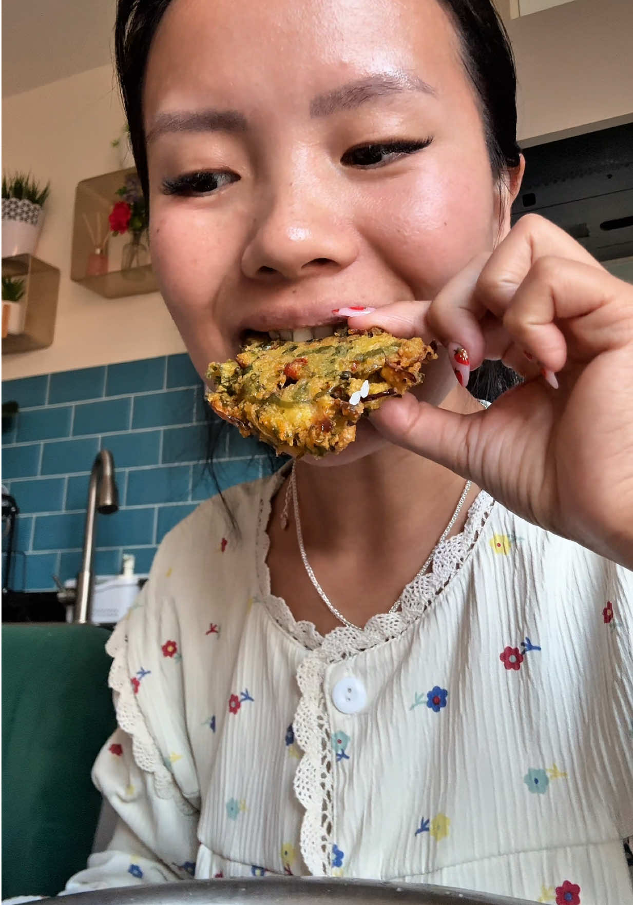 I was starving so I thought why not record myself eating 😁 #creatorsearchinsights #spicynoodle #food #noodle #rice #eating 