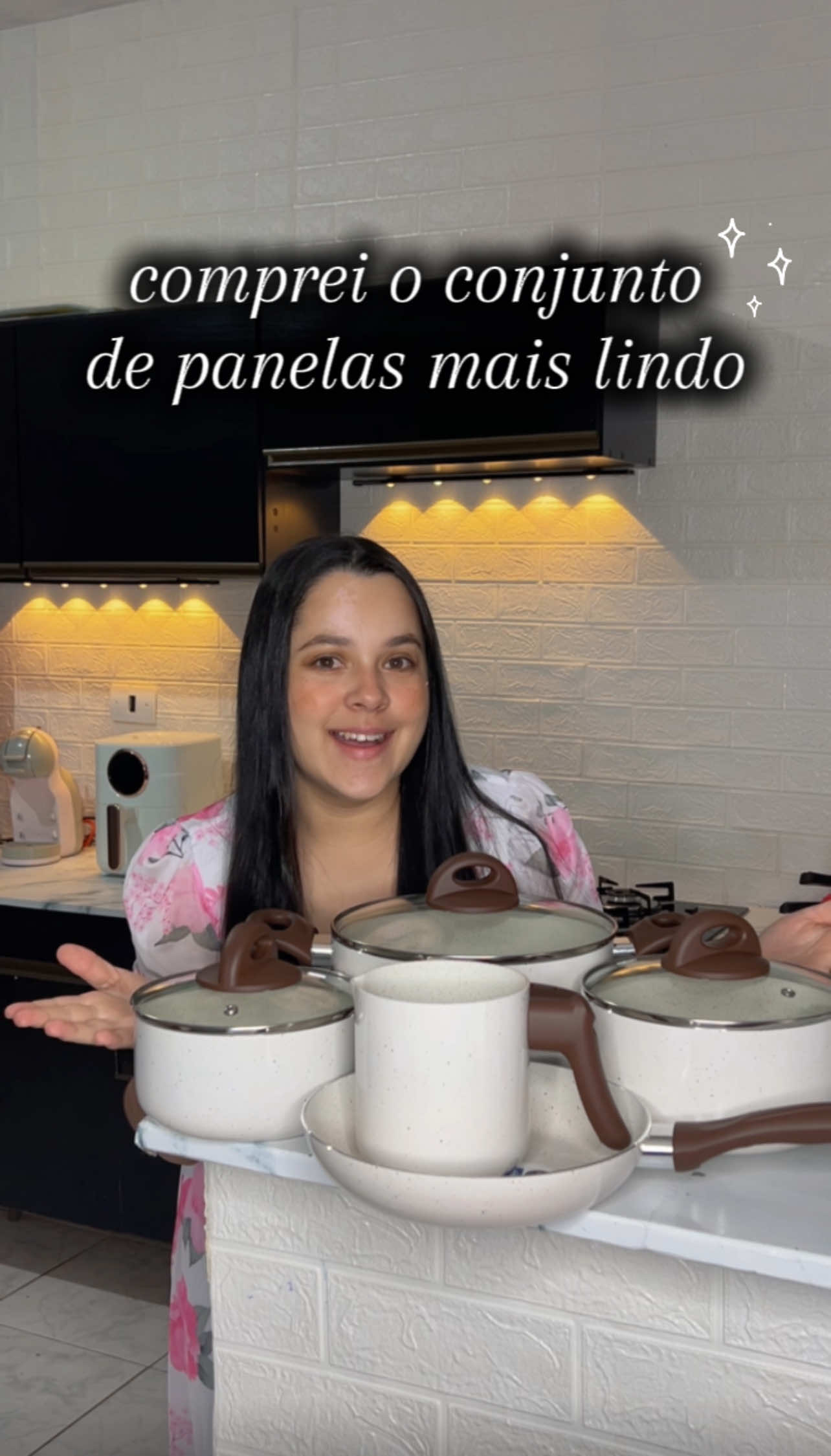 Jogo de Panelas Brinox CeramicLife 5 Peças 😍 que perfeição essas panelas. Agora minha cozinha vai ficar ainda mais funcional com panelas tão lindas 😍 - ANTIADERENTE CERÂMICO - CABOS E ALÇAS SOFT-TOUCH - TAMPAS DE VIDEO TEMPERADO E SAIDA DE VAPOR - PARA TODOS OS TIPOS DE FOGÕES  Link aqui no TikTokShop 👇 #brinox #panela #panelaantiaderente #achadinho #achadinhos #TikTokShopChegou #tiktokshop #donadecasa #cozinha 