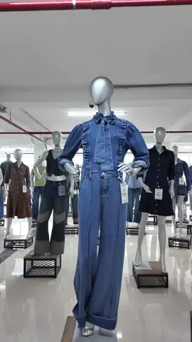 LLEGÓ EL DÍA! 🚨 Este viernes 13 de junio desde las 10:00 am los esperamos en el lanzamiento oficial de la colección denim en La Galería de los Jeans465 👖 📍Jr. Gamarra 465 - La Victoria 🔥 CORRAN porque el stock es limitado y vuelan las piezas. No se lo pierdan, ¡los esperamos! 🇵🇪✨ #DenimLovers  #GamarraEsModa #DiseñoPeruano #JorgeLuisSalinas #GaleríaDeLosJeans #hechoenperú #nuevacoleccion #denim #jeans #emprendedor #diseñador 