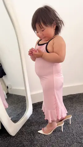 Its my dress daddy not your 🤣🤣🤣 #babyjune#babydress#baby#toddler#toddlerlearning#cutebaby#babyvideo#chubbybaby#naughtybaby#asianbaby#babyvideo#fatbaby#momlife#toddleractivities#fypppppppppppppp#fyppp#foruyou#babylearning#babytoys#2years#princessbaby#@