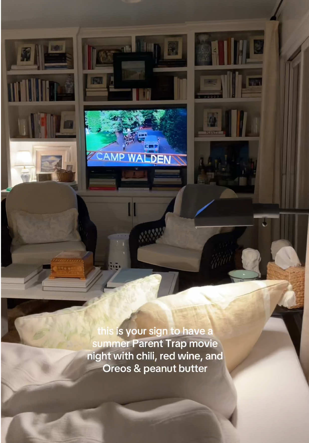 I’m planning for our Parent Trap movie night this weekend and I’m trying to decide if I should make this meal again or something else? Let me know ideas you have! #cozyathome #movienignt #interiordesign 