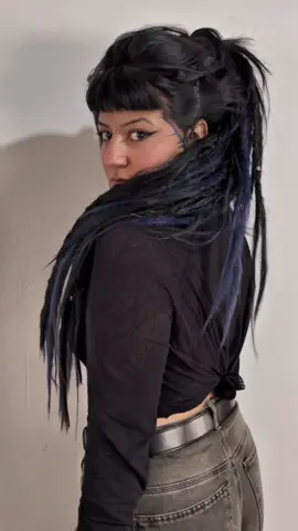 Rastas temporales para mi 🫶🏼 estilo desprolijo- color azul marino/gris y negro #rastas #kanekalon #braids #dreads #rasta #dreadlocks 
