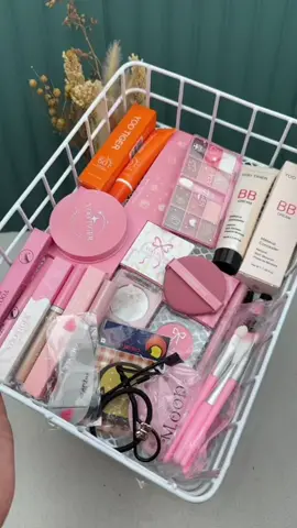 Paket lengkap murah cuma 65rbuan aja😍 #setmakeup #setmakeupmurah💄🥰 #setmakeupmurah #makeupmurah #makeuplengkap #fyp #fypviralシ #fyppppppppppppppppppppppp 