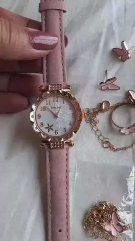 Relógio Quartzo + pulseira 🦋 Comente eu quero para receber o link ✨  #relogiosdeluxo#relogioquartzo#meninas#foryoupage 