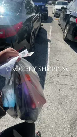Grocery Shopping!🛒🛍️ •••••••••••••••••••••••••••••••••#shop #shopping #groceryshopping #groceries #groceryhaul #20yearsold #livingwithparents #collegestudent #contentcreator #comewithme #dayinthelife #haul #tammyv 