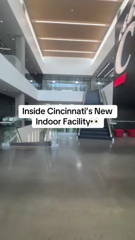 🚨New facility just dropped 🚨#bearcats #CollegeFootball #tour