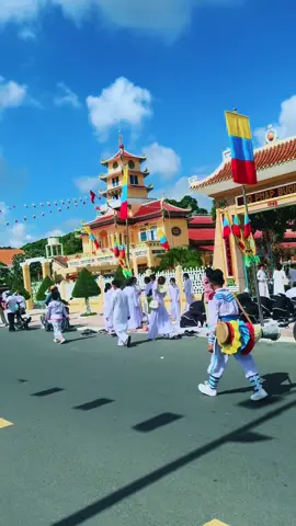 Báo Ân Từ  💛💙❤️ #tayninh  #canhdeptayninh  #núibàđentâyninh  #toàthanhtayninh  #toàthánh  #xuhuong  #xuhuongtiktok  #báoântừ  #hộiyếndiêutrìcung  #côútnhàquê 