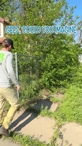 I Took a RISK Cleaning This Yard and Could’ve Ended Up in the Hospital #mowing #edging #cleanup #asmr #satisfying #sbmowing #cleaning #overgrownyard #fyp #fypシ #viral #viralvideo #transformation #overgrown #maruyama #badboymowers #muckboots