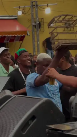 Apaga, apaga, apaga…  @Theuzinho @Cristian Bell @Nesca ⚡️ . . . . . . . . . . . . . . . . #foryoupage #fyp #fouryou #funny #fouryou #fypp #tiktokviralvideo #tiktokviral #fypシ゚ #f#ftheuzinhocantor #afavelatagostosa #cristianbell #apaga #nordeste #bahia #Capcut #viral_video #saojoaonotiktok #saojoao #arrocha #favela 