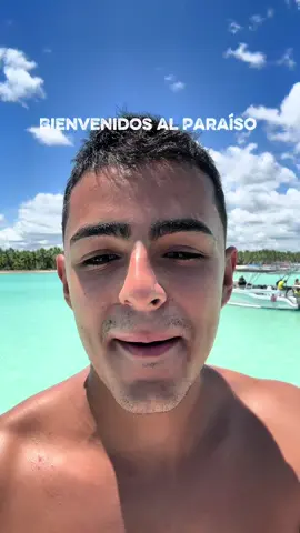 Así se ve desde el aire la piscina natural camino a isla Saona. Está parada es una de las más famosas del tour. Es realmente hermoso el paisaje  #PuntaCana #republicadominicana #islasaona #saonaisland #republicadominicana🇩🇴