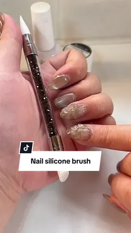 Trying this flower nail design, using Monja nail silicone brush 💕#flowernaildesign #siliconebrush #nailart #nailtech 