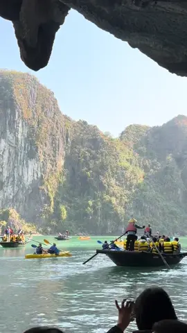 Lost in the beauty of Halong Bay! #halongbay #vietnam #explorevietnam #vietnamtrip #naturewonder #cruise #videography #asia 