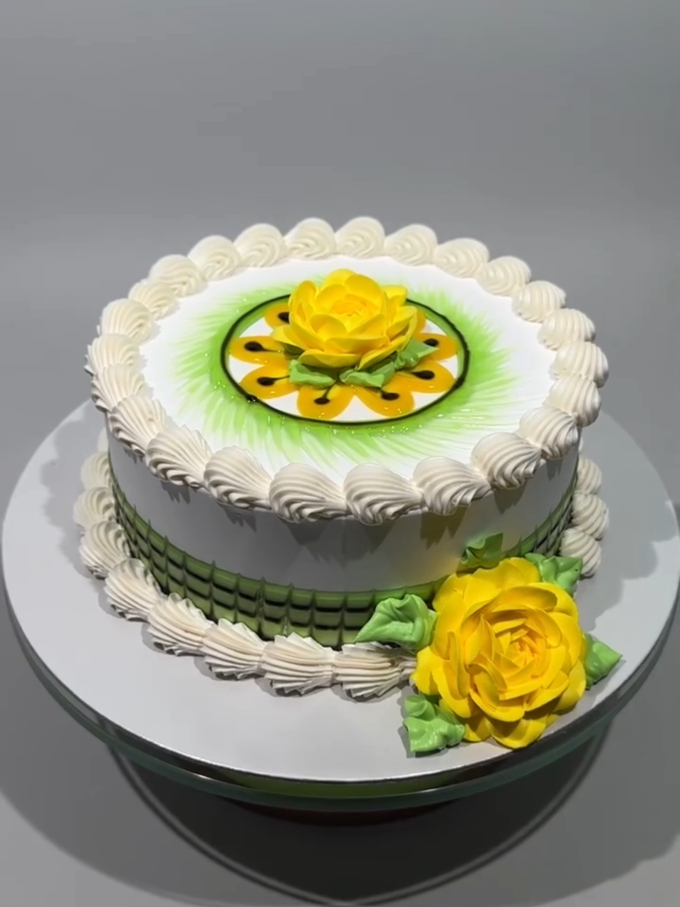 Perfect Birthday Cake Decoration#cakedecorating #cakedesign #beautifulcake 