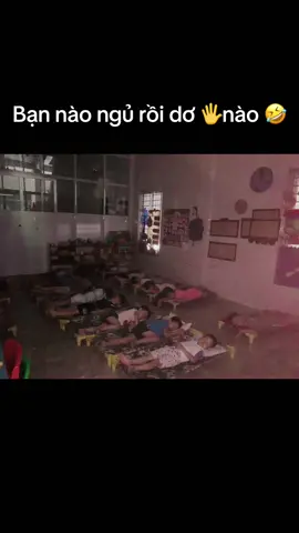 Bạn nào ngủ rùi dơ tay cô xem nèo🤣