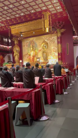 Temple service in Singapore #buddhism #buddha  #religion #singapore #prayer #travel 