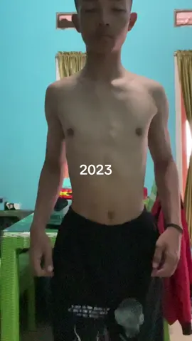 beda dikit doang #transformation #bodytransformation #perubahan #bulkingseason #motivation #workoutmotivation #gym #GymTok #gymrat #fyp #foryou #foryoupage #masukberandafyp #lewatberanda 