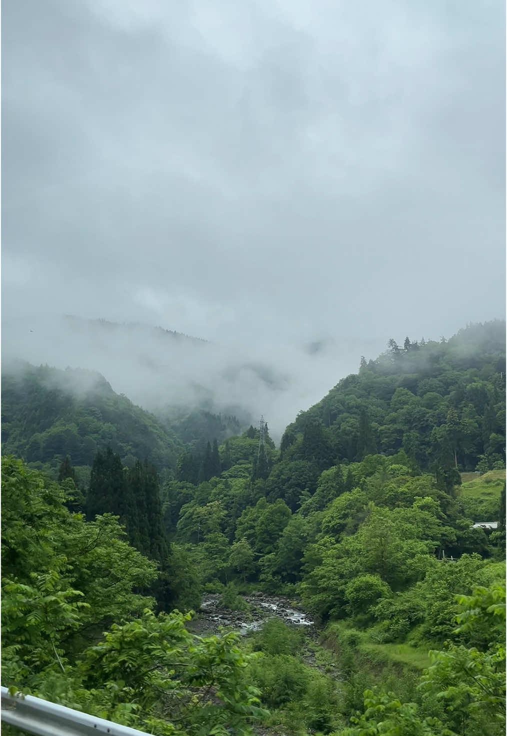 Bus ride view on the way to Kamikōchi 🫶🏻🤗 #takayama #高山 #japan #日本 #japancountryside #countryside #japantravel #田舎 #景色 #風景 #foryou #fyp #fy 