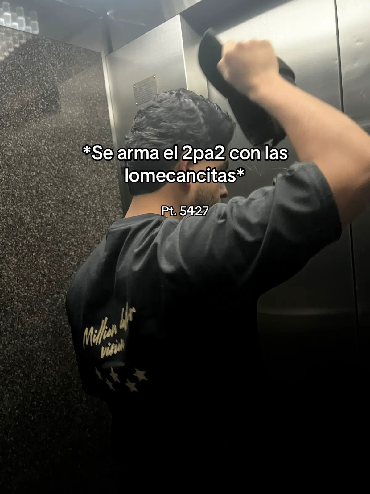 #victormendivil #outfit #hombres #2pa2 #gorras #hats #tshirts