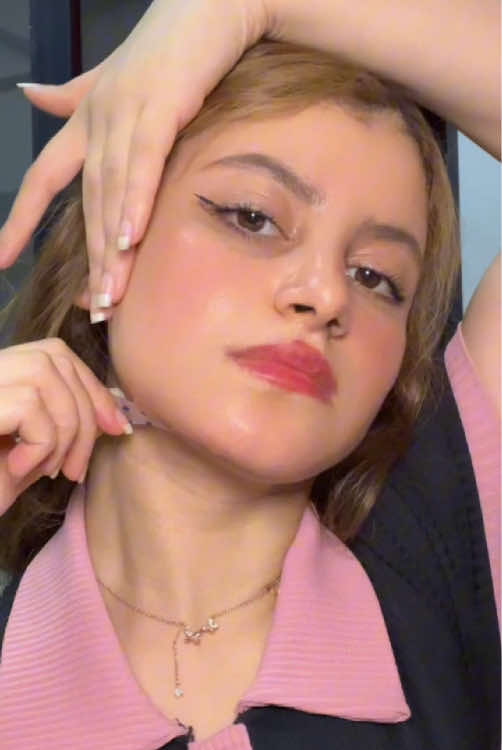 Instant Jawline Snatch: See It Lift in Real‑Time!#facelifttape #relax #facebook #loveyourboobs #girls #celebbeauty #instantlift #TikTokBeauty #skincare 