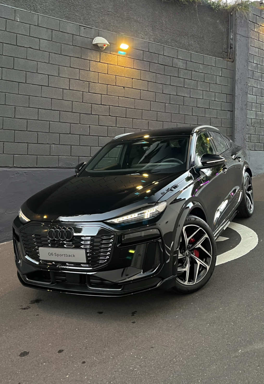 ¿El SUV 100% eléctrico más bonito del mercado?  Nuevo Audi Q6 Sportback, ya disponible 📨🚀 . #audi #q6 #audiq6 #audisport #sq6 #sq6sportback #q6sportback #etron #newcar #fyp #fyyyyyyyyyyyyyyyy #viral #🇮🇨 