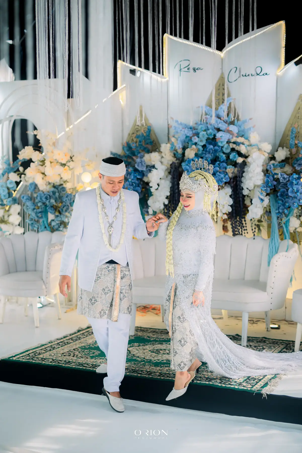 Masih nggak nyangka bisa sampai di titik ini 🥹  udah di panggil istri Makasih ya sayang❤️🫂 @Zaa🚀  #wedding #weddingdream #party #lfl #cbwedding  #weddingimpian #pernikahan #ijabqobul #weddingcb  #nikah #sundasiger #weddingvibes #weddingday #fypシ゚ #fypp 