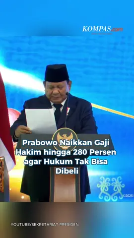 Presiden Prabowo Subianto mengumumkan kenaikan gaji seluruh hakim di Indonesia hingga 280 persen dalam sambutannya di acara pengukuhan calon hakim di Mahkamah Agung (MA), Jakarta, Kamis (12/6/2025).  Menurut Prabowo, kenaikan itu dilakukan setelah mengetahui bahwa gaji hakim tak mengalami kenaikan selama 18 tahun. Dengan dinaikkannya gaji hakim, ia berharap hakim sebagai benteng terakhir keadilan bisa memutus secara adil, tidak bisa dibeli, tak bisa disogok, serta mencintai rakyat. Penulis: Novianti Setuningsih, Rahel Narda Chaterine  Kreatif: Nabilla Mutiara Hafidza Produser: Reza Kurnia Darmawan   + #Prabowo #Hakim #GajiHakim #Jakarta #Kebijakan