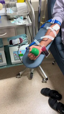 تدريب مبسط في عملية سحب الدم للمتبرعين بالدم وذالك استعداداً للحملة المجتمعية للتبرع بالدم