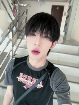 😝