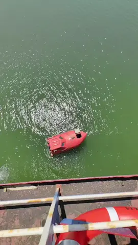 Collision 😁🚤🚤  #pelautindonesia🇲🇨🇲🇨 #pelautpunyacerita #seamanslife #fyp #freefallboat #rescueboat #bulgarian 