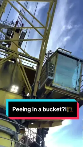 Svarer @TheEvilLolita since ya’ll have been wondering if i pee in a bucket or not😇