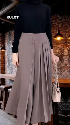 ✨ Tampil anggun dan nyaman bareng Kulot Cellie Premium! Celana kulot high waist dengan detail pleats elegan ini siap lengkapi gaya kamu, dari acara santai sampai formal. Bahan lembut, potongan loose yang fit, dan tersedia hingga ukuran jumbo! 💃 Klik sekarang untuk harga promo spesial hari ini — jangan sampai kehabisan! 💥#KulotWanita #KulotPremium #CelanaKulot #OutfitCewek #CelanaJumbo #HighWaistPants #PleatedPants #OOTDHijab #OOTDWanita #CelanaStylish #FashionWanita #PromoHariIni #LookOfTheDay