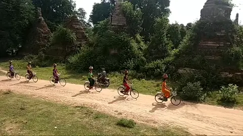 ကမ္ဘာမာမြန်မာ မြန်မာမာ တစ်နေရာထည်းသာရှိတဲ့ စစ်ကိုင်းတိုင်း ရေဦးမြို့နယ် ဝက်ဖိုး မြင်းပေါတ် ကျေးရွာရဲ့ စက်ဘီးစီးပီးဘရေခပ်ဆင်းတဲ့ ချစ်စရာဓလေ့လေးပါ 