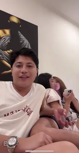 fordajen lambingan na may onting live selling ft. songerists na friends hahahahaha hi cuuutiiiess @IG: _FordaFerson @Jen Oliveros and songerists @daniel :) ate @Meiko Montefalco  #fordajen layaggggg