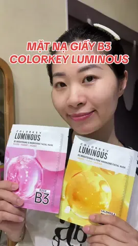 MẶT NẠ GIẤY B3  COLORKEY LUMINOUS phiên bản mới ra đang dược mở bán đó ạ. Trải nghiệm của mình về mặt nạ Colorkey Luminous B3 đáng đồng tiền lắm. Bao bì cứng cáp đẹp, phôi mặt nạ vải tơ sữa nên thân thiện ôm da, tinh chất đặc hơn bản cũ 30ml dùng thoải mái. Mặt nạ Colorkey Luminous B3 có 5 màu khác nhau tuỳ vào tình trạng da chọn phù hợp nhé ah. Da mình hôm trước xỉn màu soi gương lỗ chân lông to ghê, có nốt mụn sưng, da mình thuộc da dầu nữa nên dùng bản màu vàng. Sáng dậy da kiềm dầu hơn, sáng hơn, nốt mụn nhìn dịu đi, đặc biệt không lên mụn mới là thấy ổn ghê nha. Mn tham khảo ạ. #colorkeyluminous #colorkeynewarrivalday #colorkeyxcapybara #summerchill #matnab3 #matnagiaycolorkey 