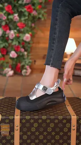 #casualshoes #shoes #sandals #softshoes #womenshoes #ootdfashion #usa #aphrot 