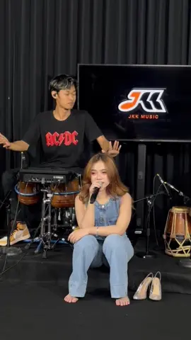 idolamu ra gelem sandalan bolo #jkkmusicentertainment #fyp #ajengfebria #foryou 