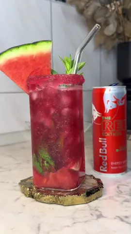 Red-Bull the RED Edition  - Wassermelone - 🍉🍹⚡️ Erfrischungsgetränk 💦 ———————————- #redbull #energydrink #therededition #mocktail #coctail #drink #glitter #asmr #asmrsounds  